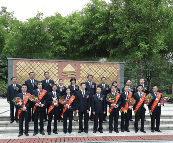 维多利亚老品牌vic(集团)官方网站